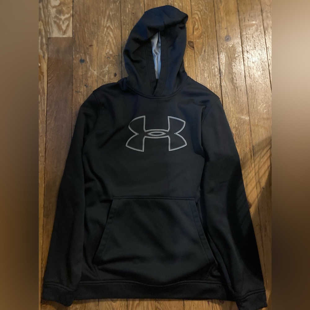 Men’s under Armour hoodie